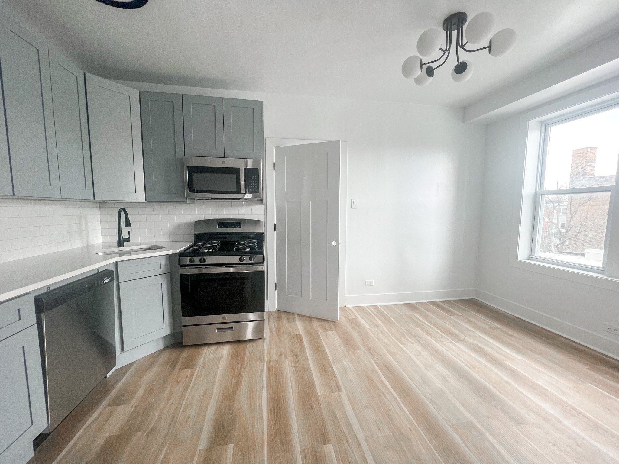 3927-29 N. Southport Ave. 3927-29 N. Southport Ave., Chicago, IL 60613 Wrigleyville - Leasing by Cross Street